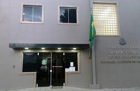 Fachada do prédio de Itaperuna