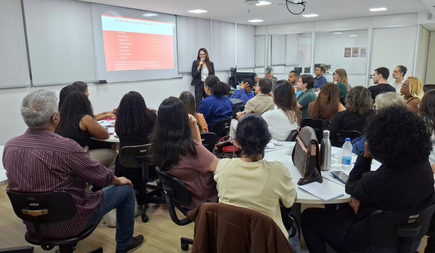 A juíza federal Cristiane Conde Chmatalik também falou sobre os Fundamentos da Negociação