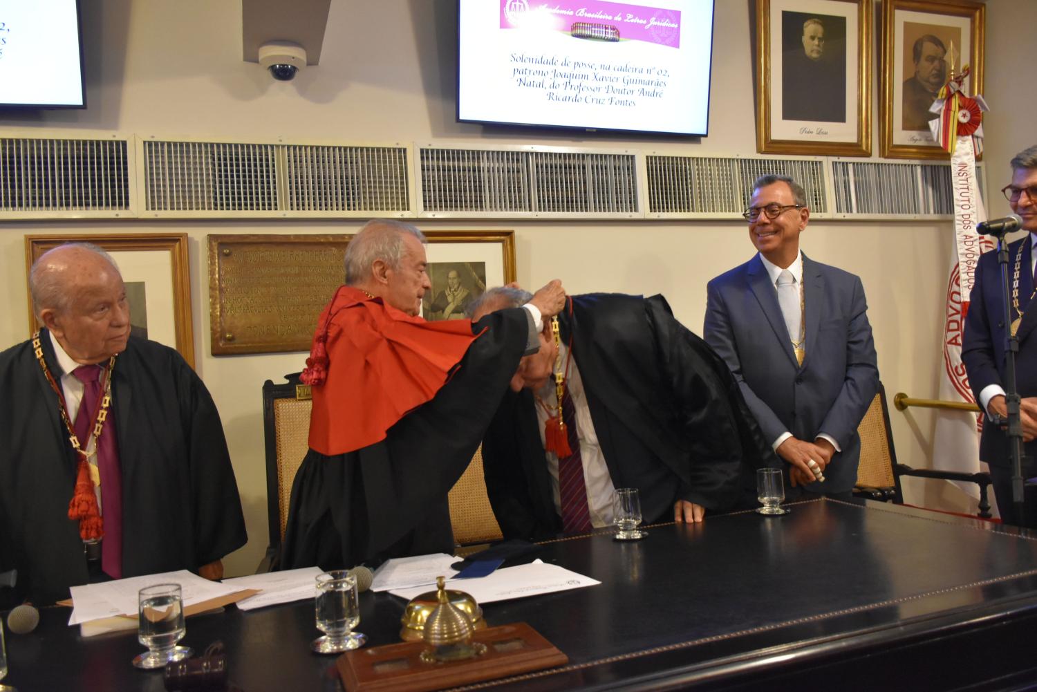 André Fontes recebe homenagem