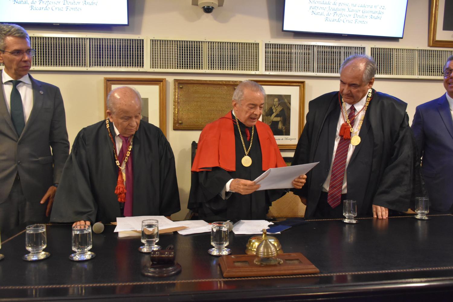 André Fontes recebe homenagem