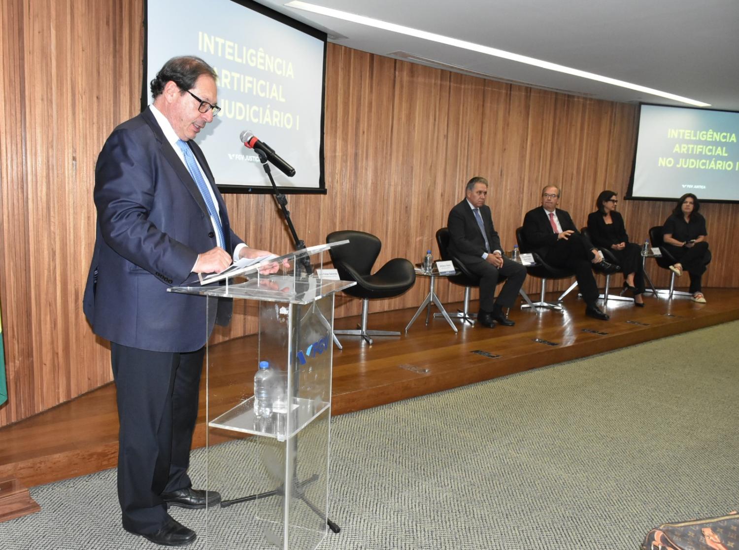 O vice-presidente do STJ, do CJF e corregedor-geral da Justiça Federal, ministro Luis Felipe Salomão, conduziu a abertura do seminário