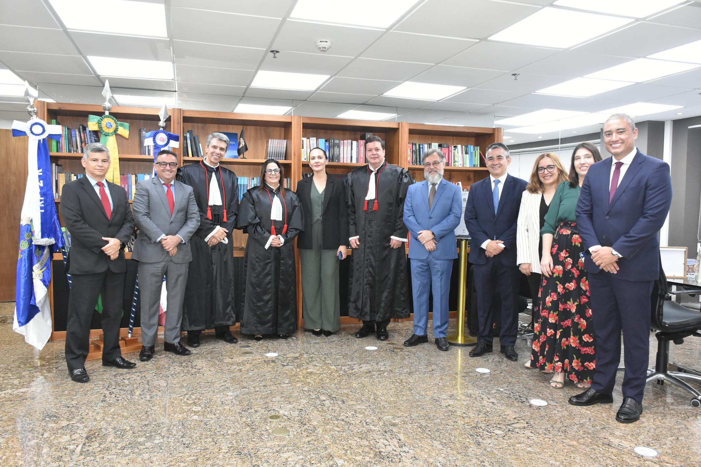 Convidados prestigiam a empossada Cláudia Franco