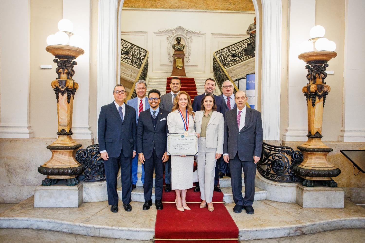 Magistrada é homenageada