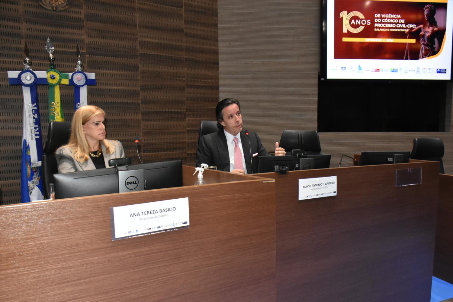 Doutora Ana Tereza Basílio e Doutor Flavio Antonio Esteves Galdino