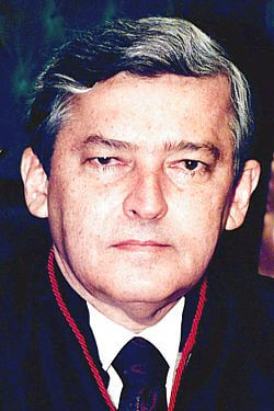 Desembargador federal Paulo Barata
