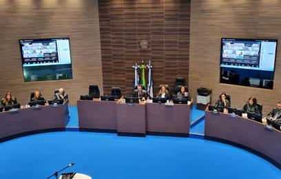 Sessão da TRU no Plenário do TRF2