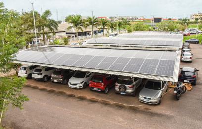Nova usina solar do TJAC foi instalada em junho deste ano na sede do tribunal. FOTO: Fernando Sobrinho/TJAC 