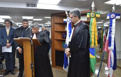 Rogério Tobias assina termo de posse