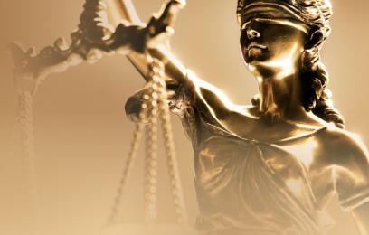 imagem da justiça vendada com balança na mão