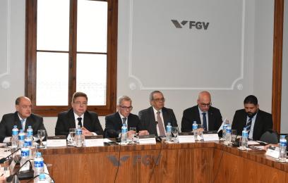 Mesa com o desembargador federal Luiz Paulo da Silva Araújo Filho