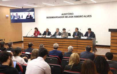 Mesa do evento